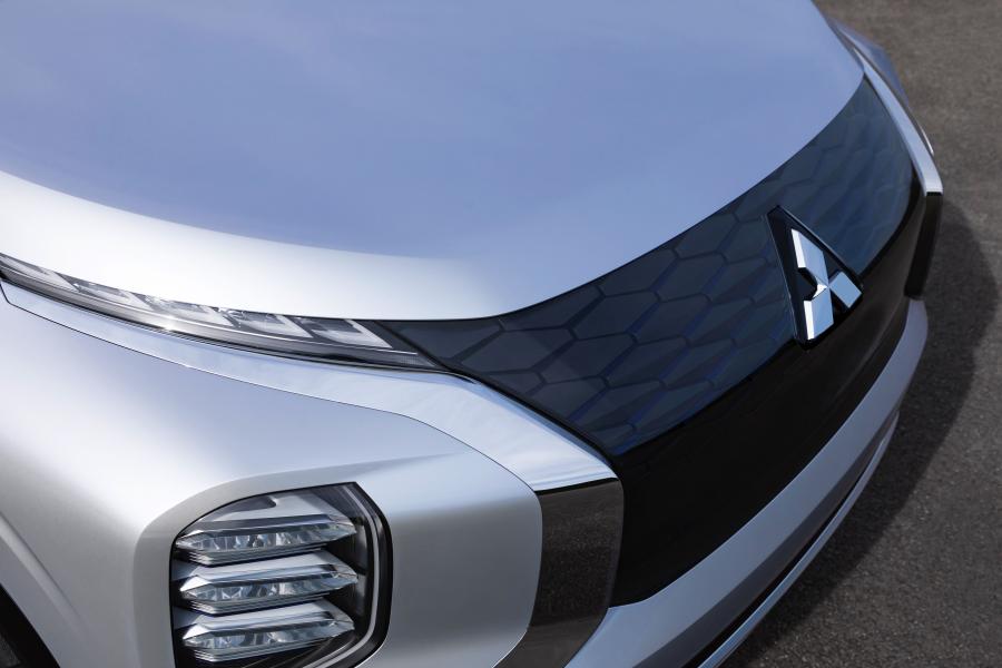 Детали экстерьера Mitsubishi Engelberg Tourer 2019 года  (фото 20 из 38)
